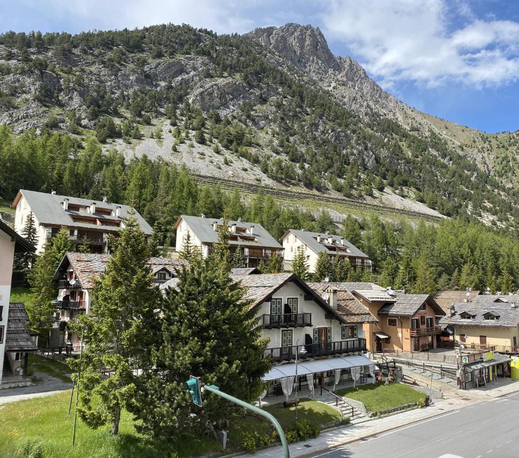 Chalet Della Luna Claviere Exteriör bild